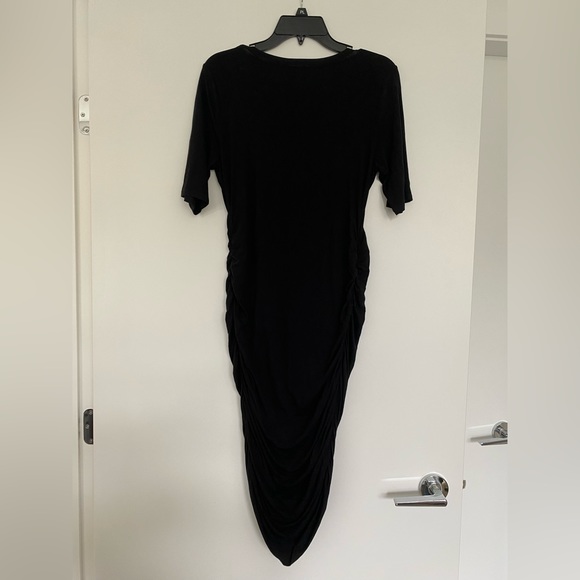 Used like-new maternity dress size M - Picture 2 of 4